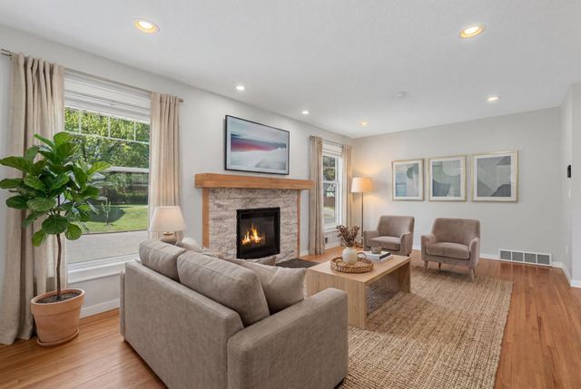 3100 W 55th Street, Edina, MN 55410