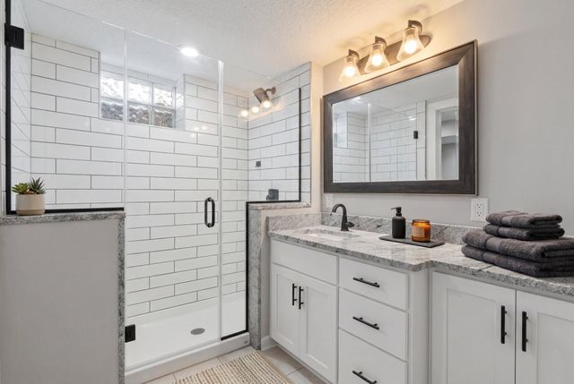 3100 W 55th Street, Edina, MN 55410
