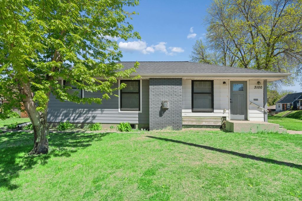 3100 W 55th Street, Edina, MN 55410