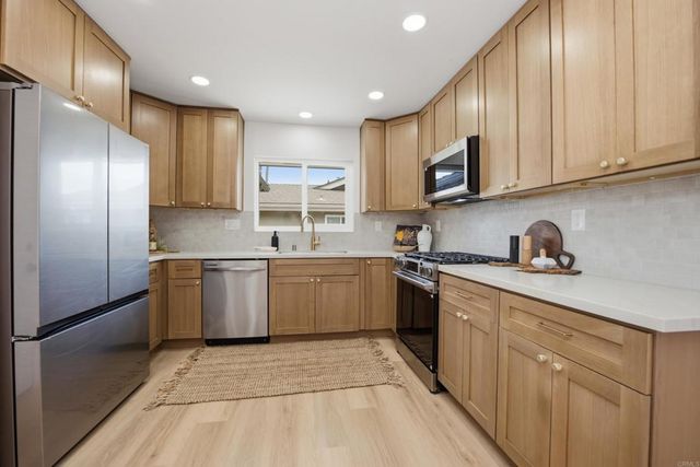 6111 Del Cerro Boulevard, San Diego, CA 92120