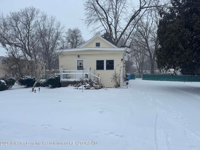 4416 Ballard Road, Lansing, MI 48911