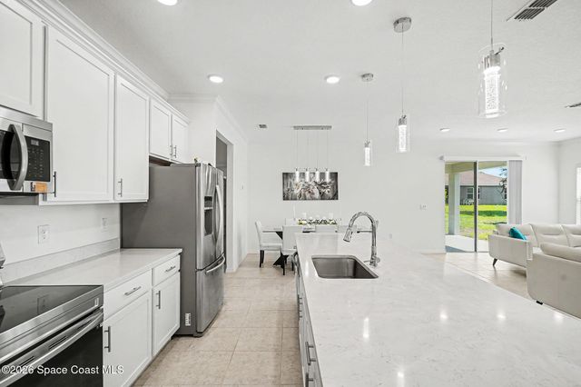 1030 Grapefruit Road SE, Palm Bay, FL 32909