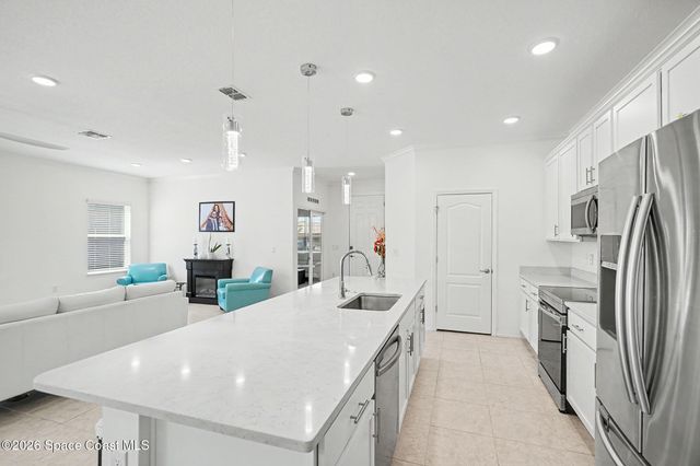 1030 Grapefruit Road SE, Palm Bay, FL 32909