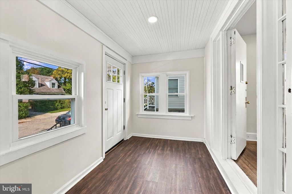 503 WOODLAND DR, HAVERTOWN, PA 19083 — photo 3