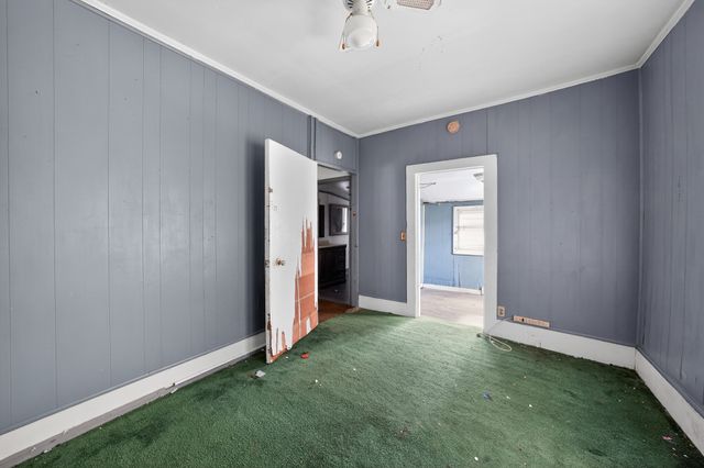 406 E Willingham Street, Cleburne, TX 76031