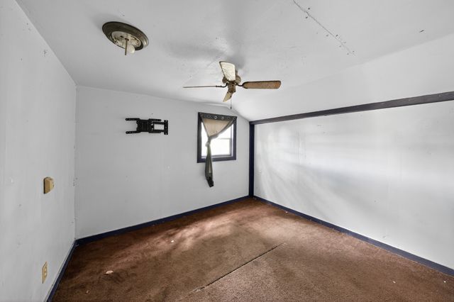 406 E Willingham Street, Cleburne, TX 76031