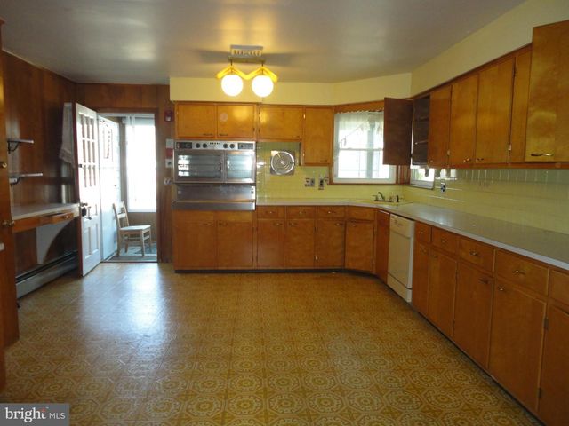 200 WALMER ST, Hammonton, NJ 08037