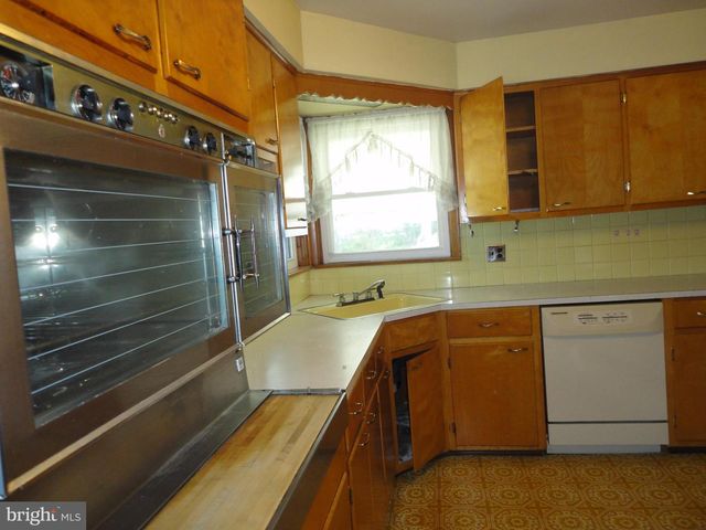 200 WALMER ST, Hammonton, NJ 08037