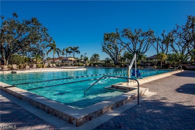 5260 S Landings DR 407, Fort Myers, FL 33919