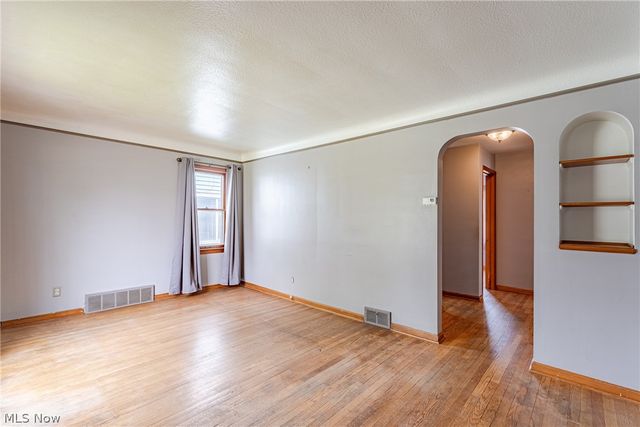 11104 Mccracken Road, Garfield Heights, OH 44125