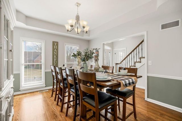 6318 N Robinhood Lane, Kansas City, MO 64151