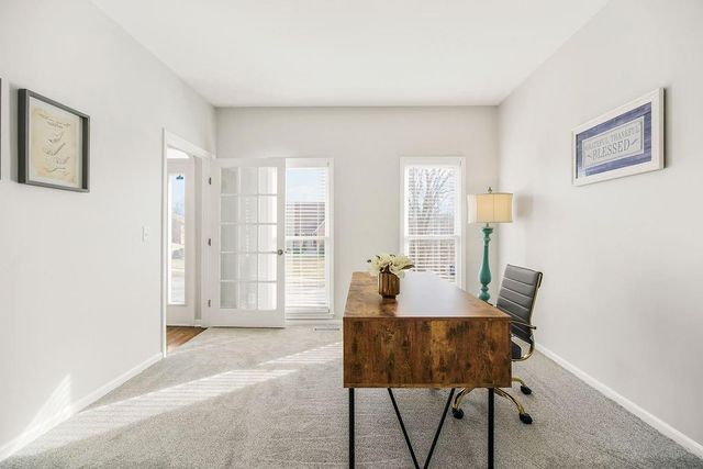 6318 N Robinhood Lane, Kansas City, MO 64151