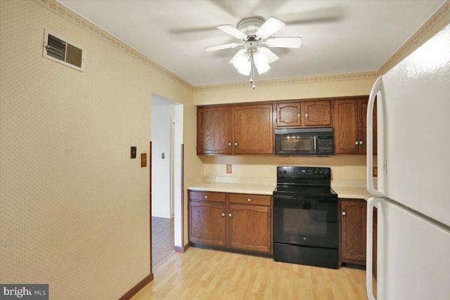 176 VALLEY GREENE CIR, Wyomissing, PA 19610