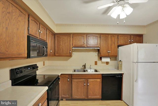 176 VALLEY GREENE CIR, Wyomissing, PA 19610