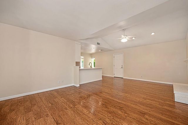 7036 Roca Way, Sacramento, CA 95842