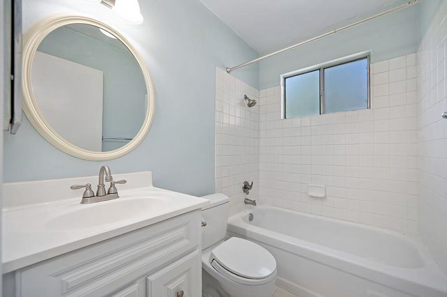 7036 Roca Way, Sacramento, CA 95842