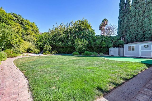 7036 Roca Way, Sacramento, CA 95842