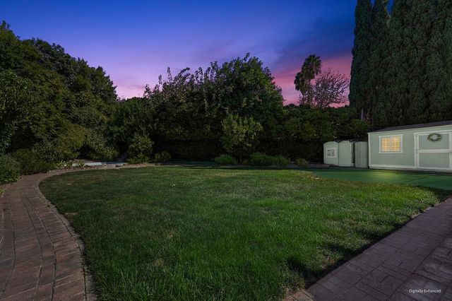 7036 Roca Way, Sacramento, CA 95842