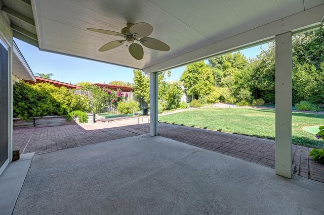 7036 Roca Way, Sacramento, CA 95842