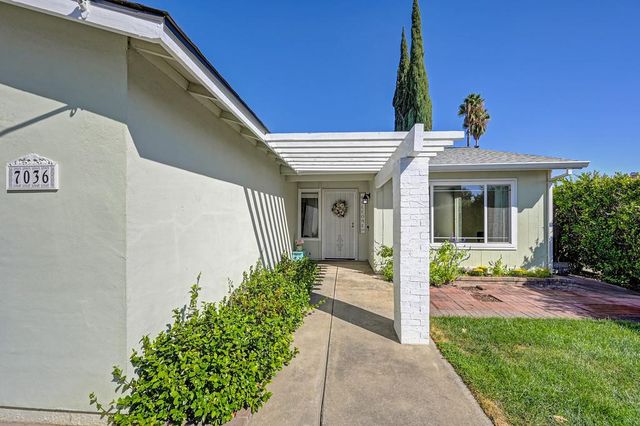 7036 Roca Way, Sacramento, CA 95842
