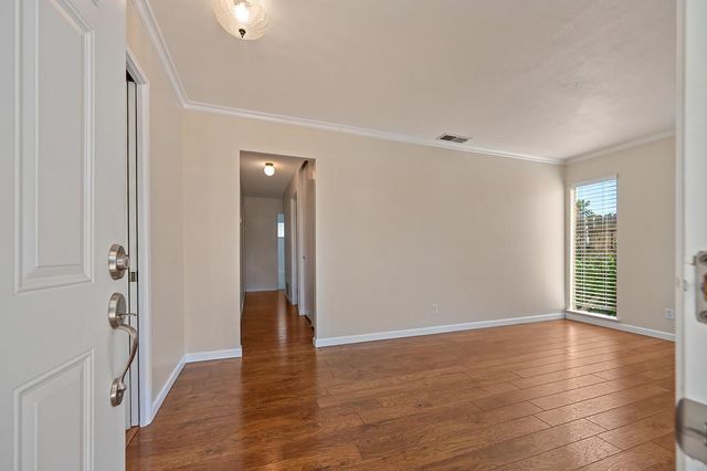 7036 Roca Way, Sacramento, CA 95842