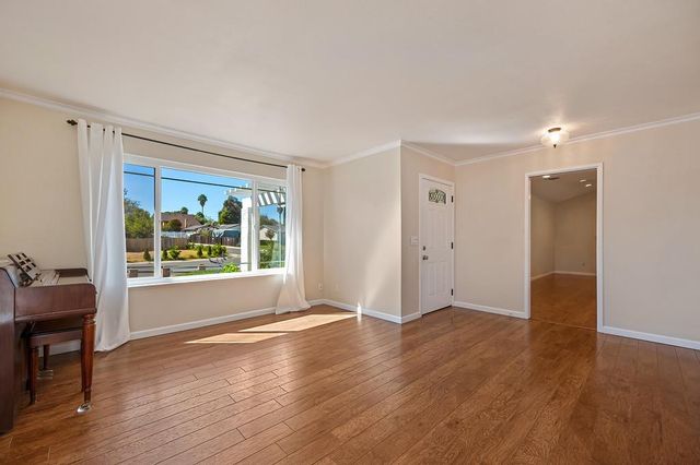 7036 Roca Way, Sacramento, CA 95842