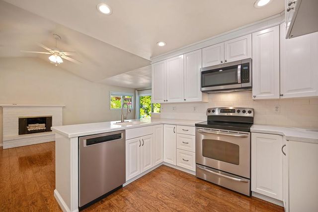 7036 Roca Way, Sacramento, CA 95842