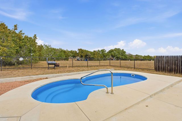 8 Stone Creek CIR, Wimberley, TX 78676