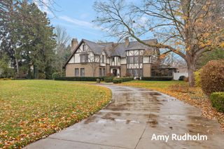 522 E River Street, Spring Lake Vllg, MI 49456