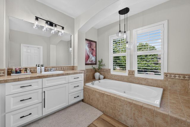 3462 Lanie Ct, Roseville, CA 95747
