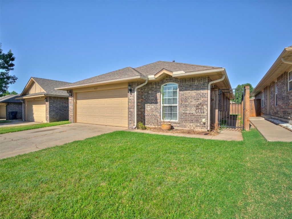 1025 Switzerland Avenue, Yukon, OK 73099