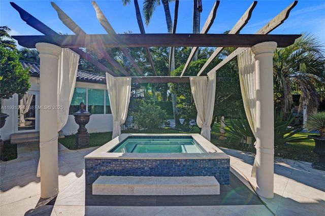 10400 SW 62nd St, Miami, FL 33173