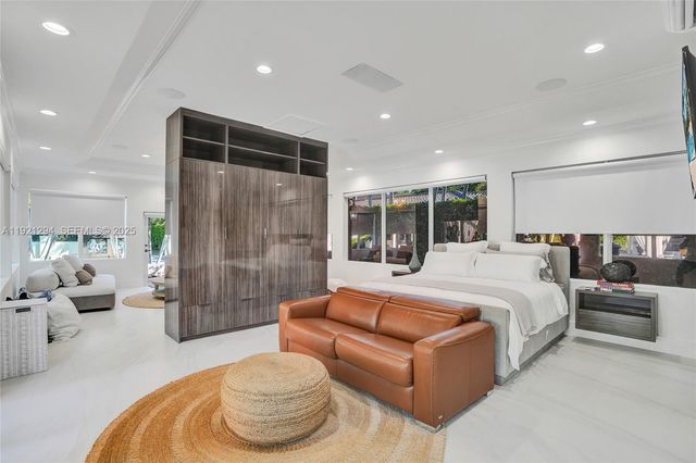 10400 SW 62nd St, Miami, FL 33173