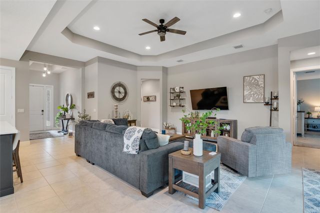 7275 33rd Sq, Vero Beach, FL 32967