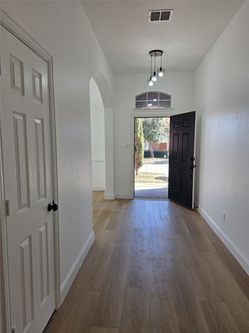 10013 Daly Drive, Fort Worth, TX 76053