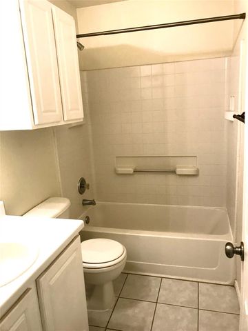 111 Sylvan ST, Hutto, TX 78634