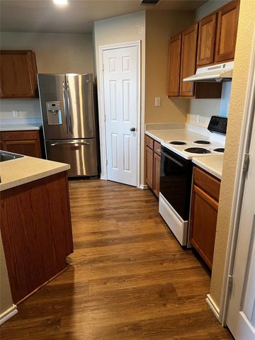 111 Sylvan ST, Hutto, TX 78634