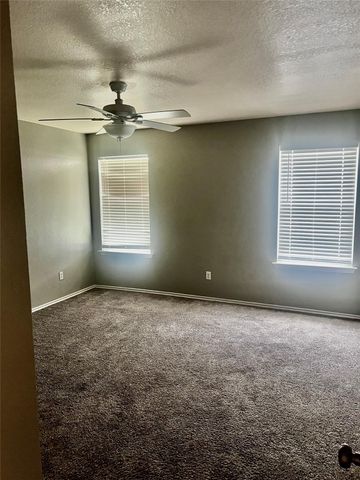 111 Sylvan ST, Hutto, TX 78634