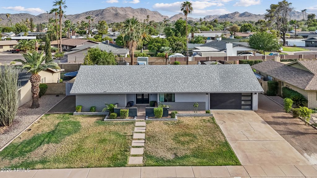 3915 E YUCCA Street, Phoenix, AZ 85028 — exterior