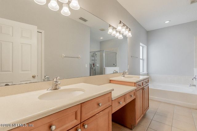 12254 WYNNFIELD LAKES Circle, Jacksonville, FL 32246