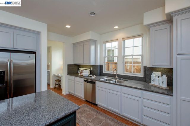 2358 Coral Sea St, Alameda, CA 94501