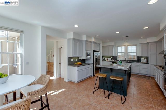 2358 Coral Sea St, Alameda, CA 94501