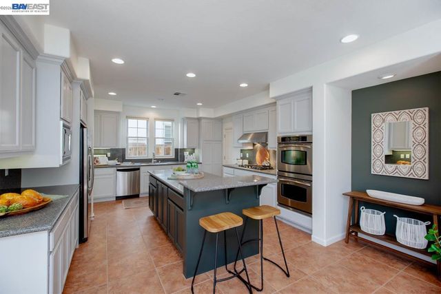 2358 Coral Sea St, Alameda, CA 94501