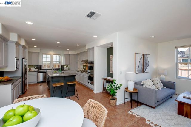 2358 Coral Sea St, Alameda, CA 94501