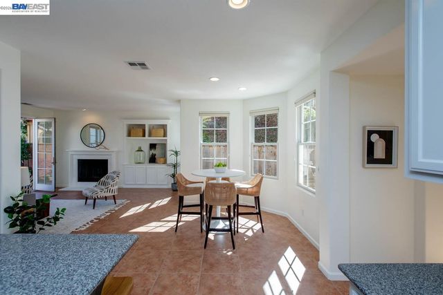 2358 Coral Sea St, Alameda, CA 94501