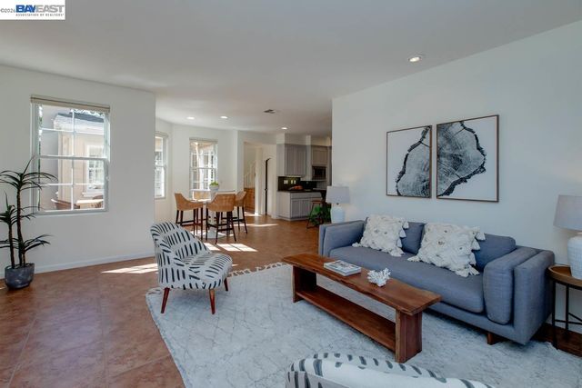 2358 Coral Sea St, Alameda, CA 94501