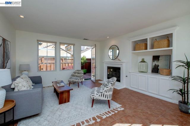 2358 Coral Sea St, Alameda, CA 94501