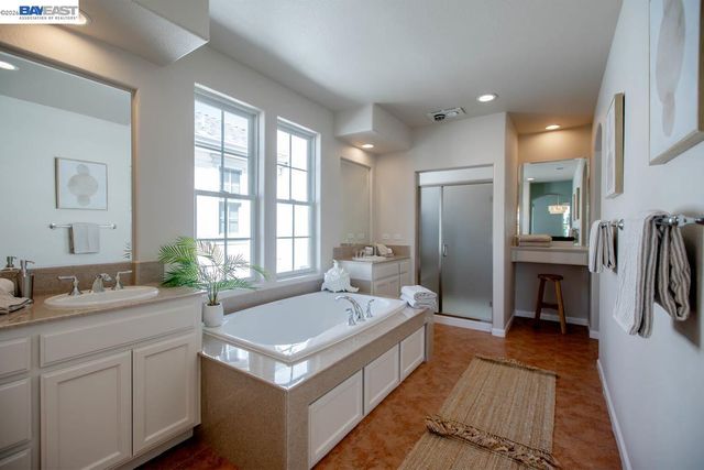 2358 Coral Sea St, Alameda, CA 94501