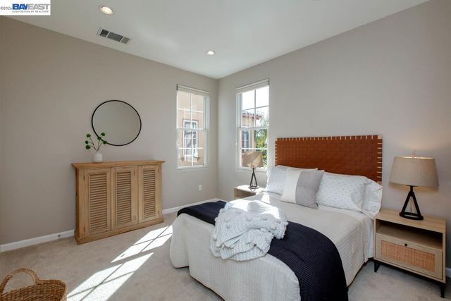 2358 Coral Sea St, Alameda, CA 94501