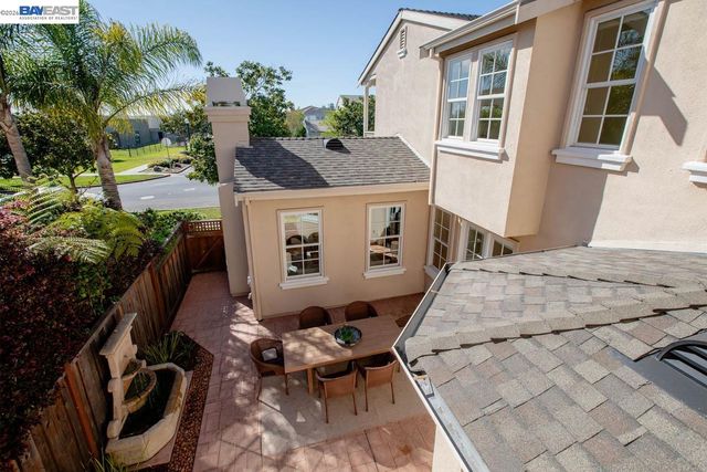 2358 Coral Sea St, Alameda, CA 94501